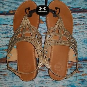 💥10 for $30 Girls size 6 Sandals